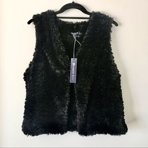 Tractrblu Black Faux Fur Vest M - NWT
